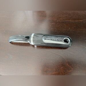 5 for $10 !!! KitchenAid double edged vegetable peeler